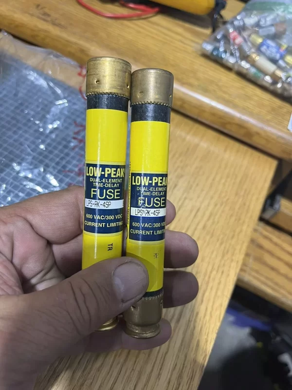 Cooper Bussman low peak dual element time delay fuse LPS - RK -4SP 2 Pk