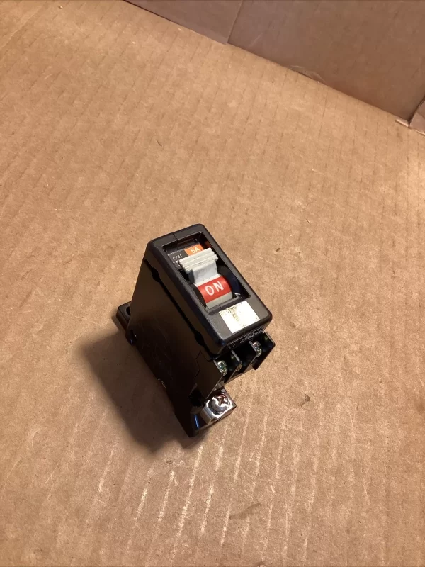 Fuji Electric CP31-5 (41-14919) Circuit Breaker - 5 AMP - 250 VAC - IC 2.5 kA - Image 2