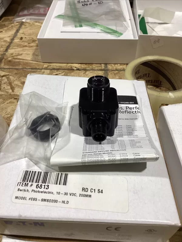 Eaton - Cutler Hammer E65-SMSD200-HLD Compact Photoelectric Sensor - Image 2