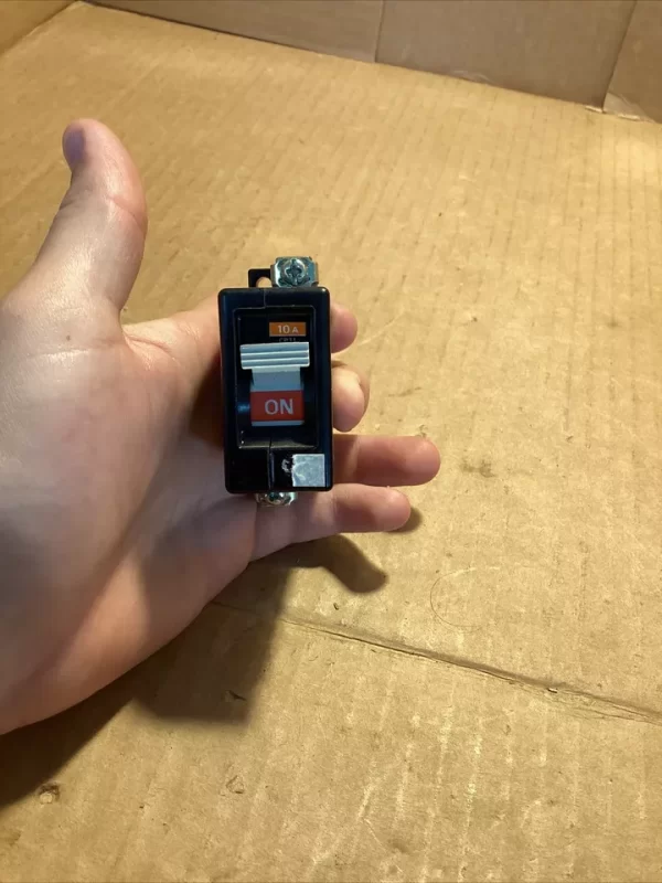 Fuji Electric CP31-10 Circuit Breaker - 10 AMP - 250 VAC - IC 2.5 kA