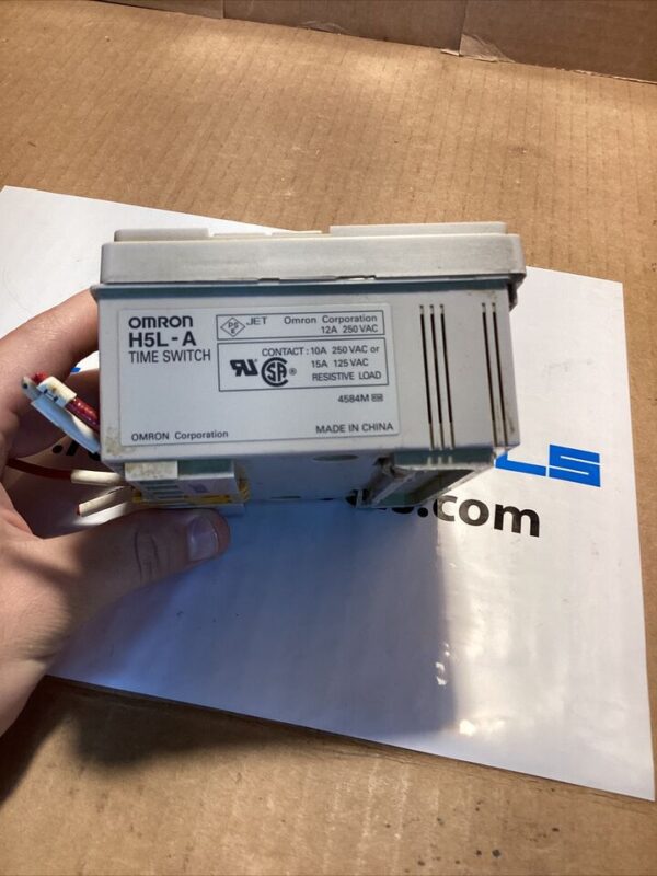 Omron H5L-A Digital 24-Hour Timer Switch Time Delay Relay - PRE OWNED - Image 2