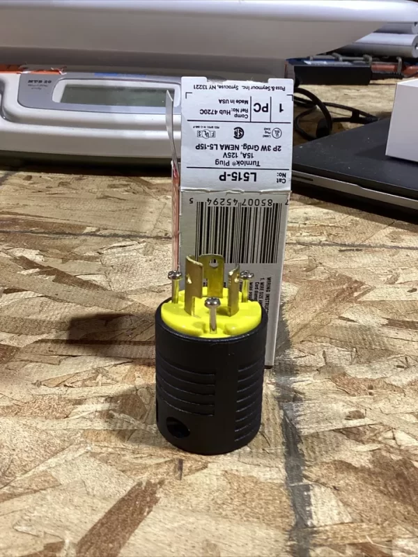 Pass & Seymour Legrand L515-P Turnlok Plug 15A 125V (NEW IN BOX SHIPS TODAY)
