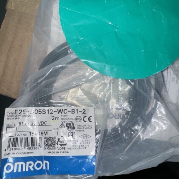 Brand New in Box Omron E2E-S05S12-WC-B1 Proximity Sensor