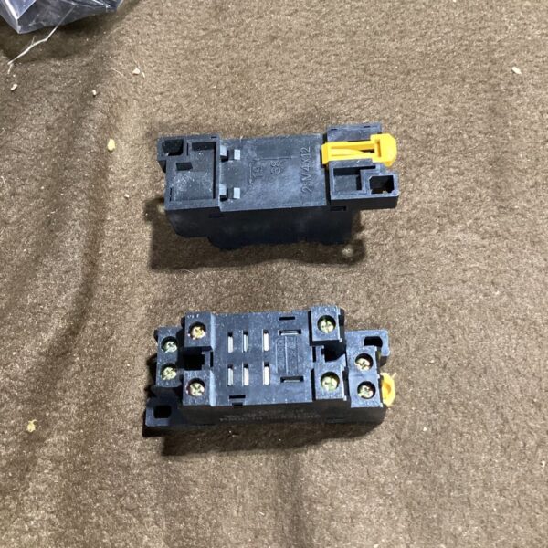 Omron PTF08A-E Relay Socket 03X5H IN STOCK SHIPS TODAY