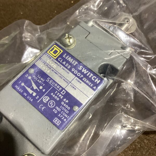 SQUARE D C54D CO54 CLASS 9007 SER. A LIMIT SWITCH TYPE 6P TYPE CT-54 TYPE D HEAD