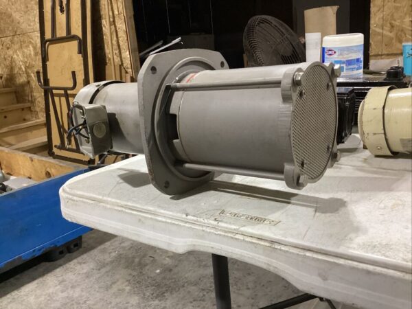 Fuji Electric VKR092AB 3-Phase Coolant Pump - 400W 3/4 Pipe Size 2 Pole