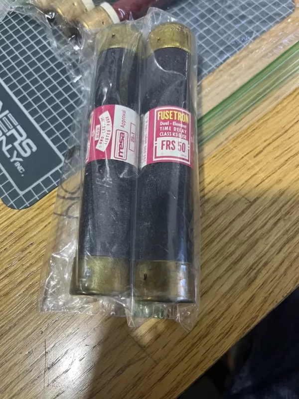**LOT OF 2** Fusetron FRS-50 Dual Element Time Delay Fuses 600V 50A (BRAND NEW)