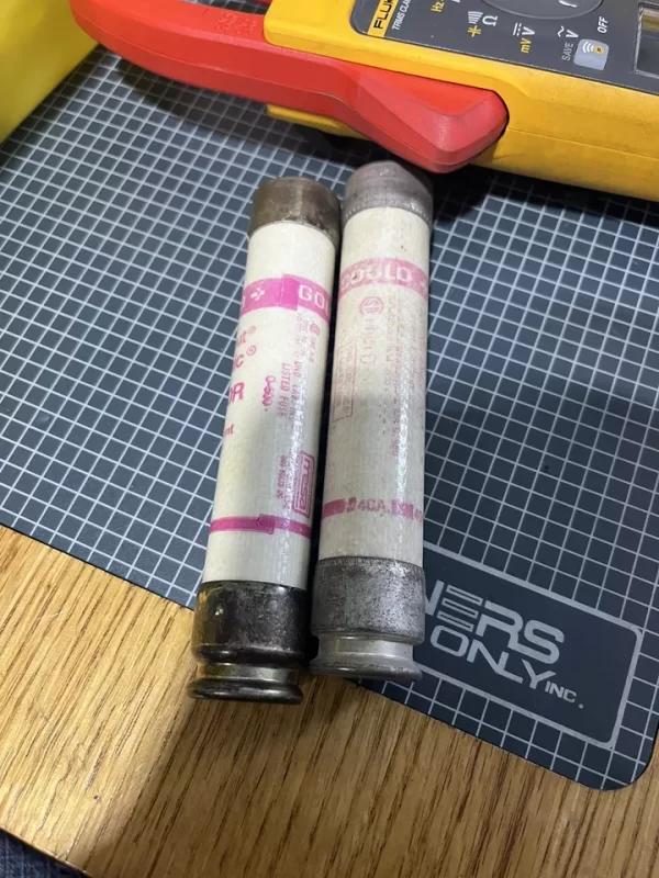 Shawmut Trionic TRS-40 Fuses (SET OF 2) TESTED REFURBISHED