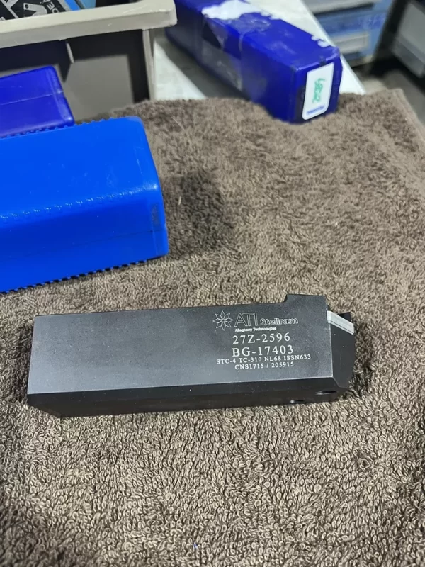 Stellram Kennametal New BG-17403 27Z-2596 Insertable turning tool Holder
