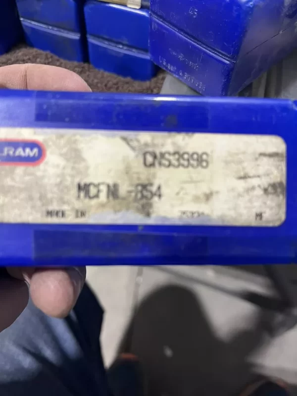 New ATI Stellram bg-17393 27Z-2592 62592 insertable turning tool holder