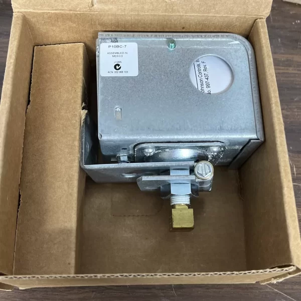 NIB Johnson Controls P10BC-7C Sensing Element