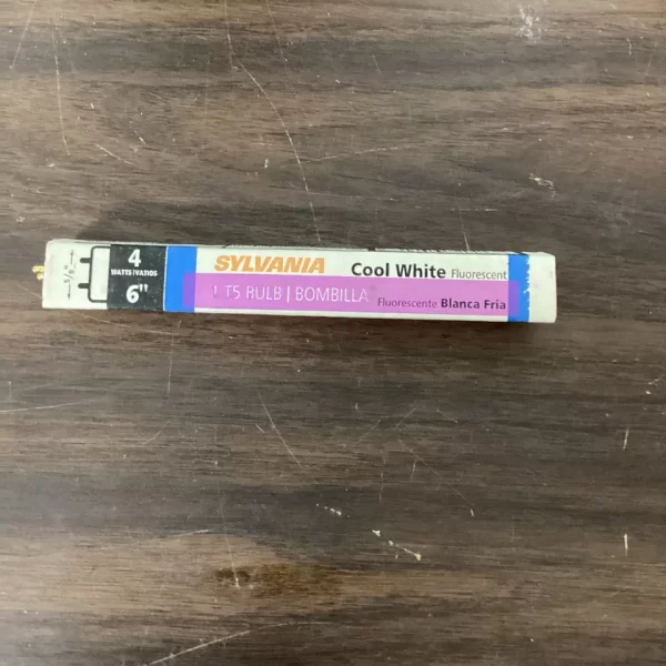 Sylvania Cool White Fluorescent Bulb 4 watt 6" F4T5/CW 046135204166