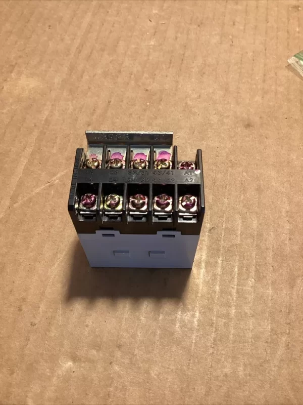 Omron G7J-4A-B General Purpose Relay - PRE OWNED - Image 2