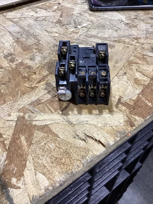 Fuji Electric 1TROAM Type TR-O /UL Overload Relay 2.8-4.2A 300VAC